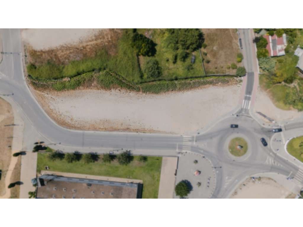 Terreno junto às Piscinas e Parque de Freamunde-0