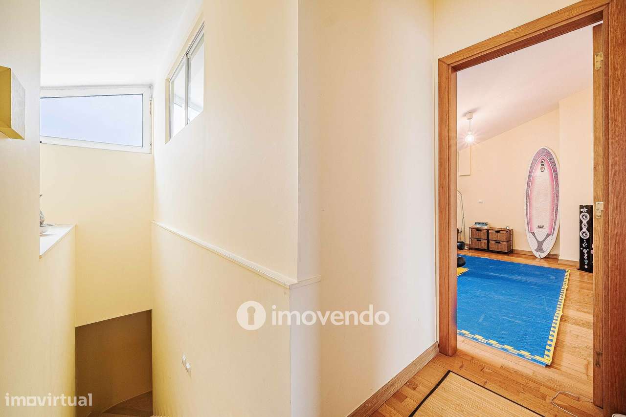 Moradia T5+2 com garagem, em condomínio com piscina, em Murches-33