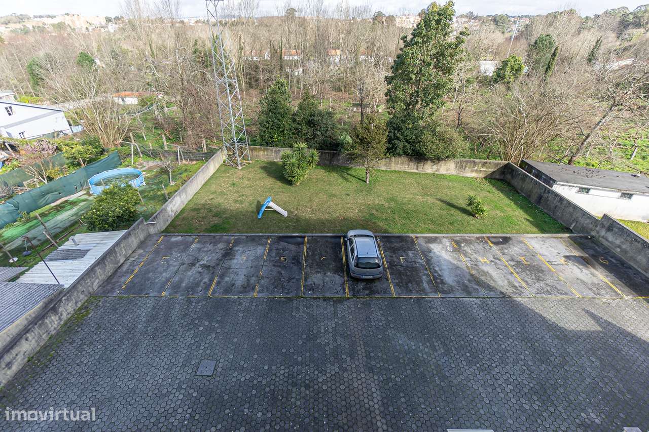 T3 renovado em Vilar de Andorinho-16