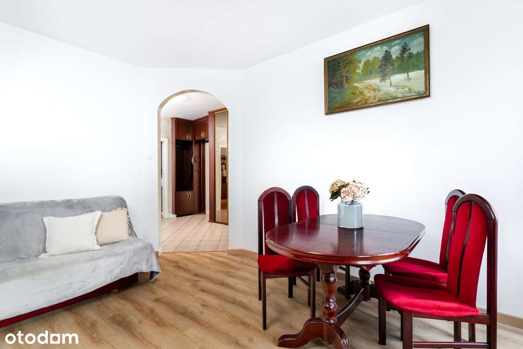 Budynek 97, klatki po remoncie, Rondo Daszyńskiego-12