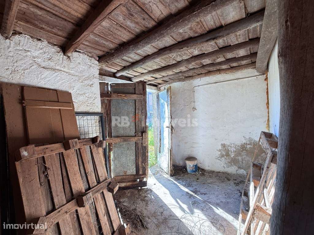 Moradia T3 p/ Recuperar em Pena - Chancelaria, Torres Novas-4