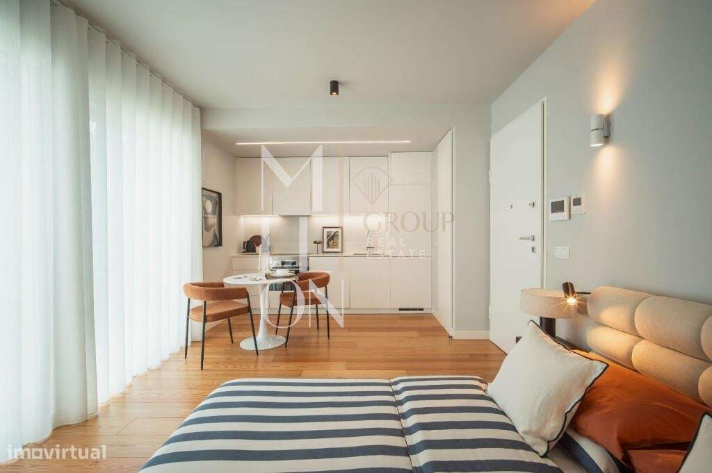 Apartamento em condominio com piscina - Avenida Liberdade-17