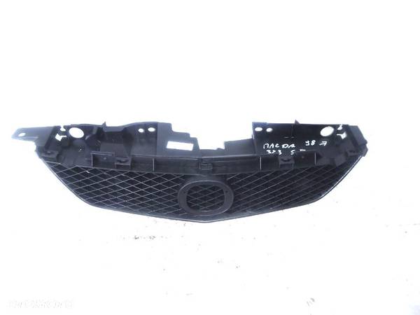 mazda 323 f s 98r- bj grill atrapa - 1