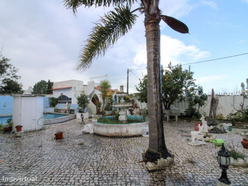 Moradia Isolada - inserida em Lote de 420m2 - Vale Cavala - Grande imagem: 5/23