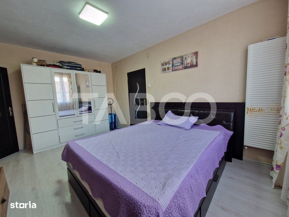 Apartament de vanzare 2 camere cu balcon zona Cedonia mobilat utilat