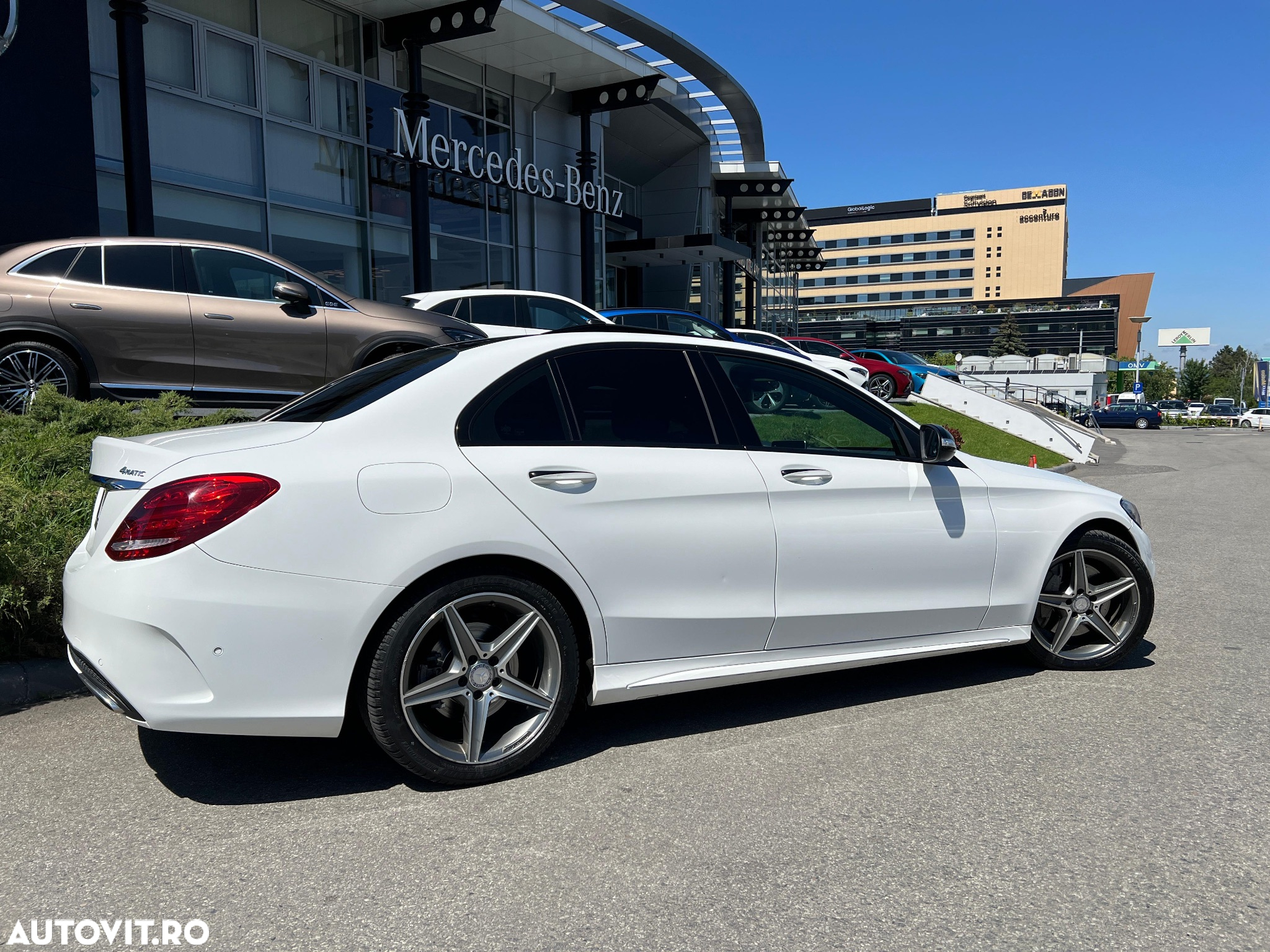 Mercedes-Benz C 300 7G-TRONIC AMG Line - 7