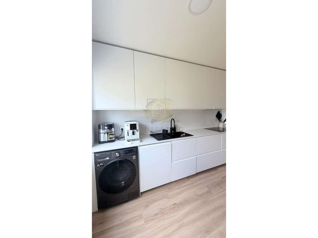 Apartamento T2 totalmente remodelado com suite-9
