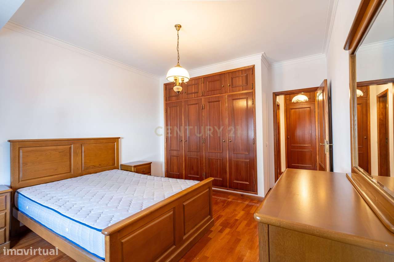 Moderno T1 em Lousã, quase novo e pronto a habitar-23