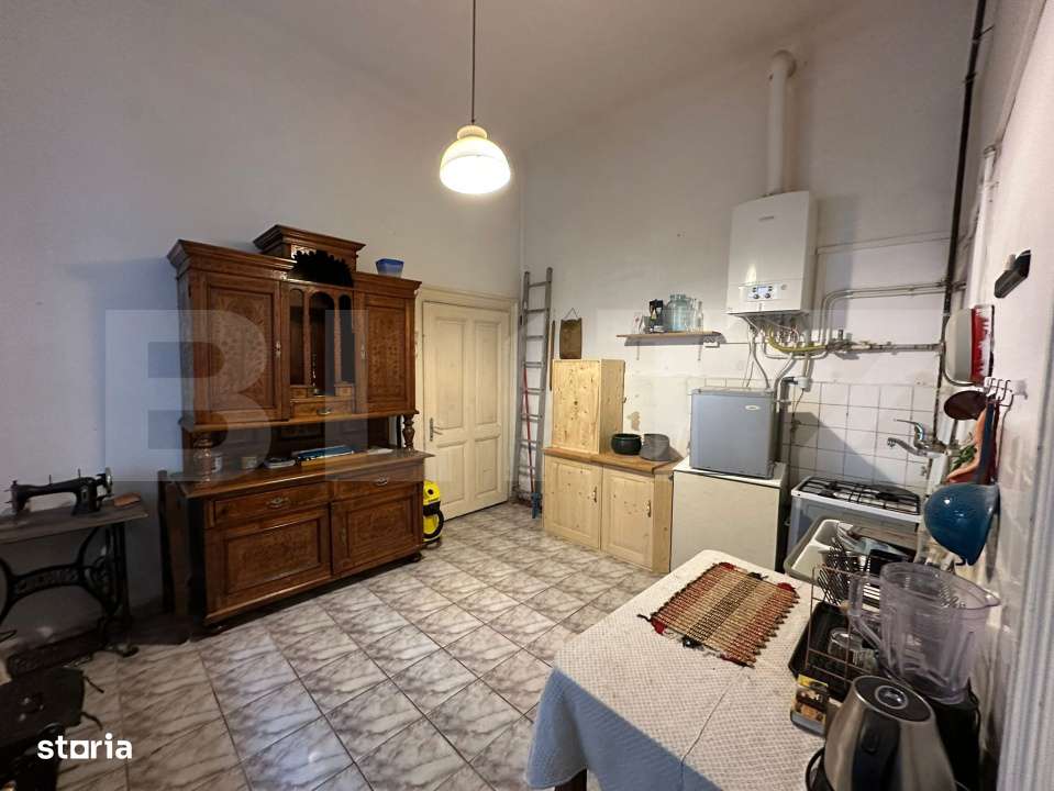 Apartament 3 camere, 100 mp, ultracentral, ideal pentru renovare si in - Imagine principală: 5/9