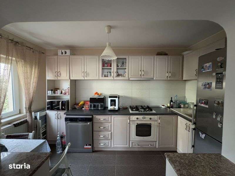 Casa la sol 3 camere Valu lui Traian - partea dreapta - Imagine principală: 4/7