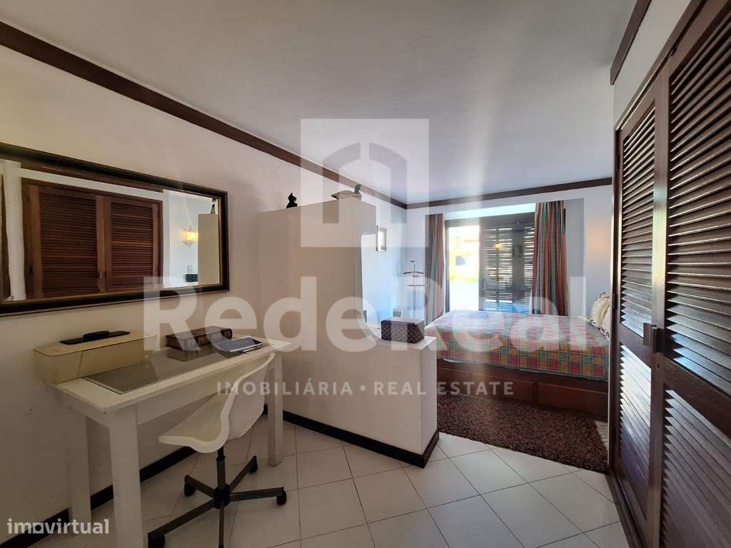 Moradia T3 + 1 com Piscina Privada e Boas Áreas no Coração de Albuf...-32