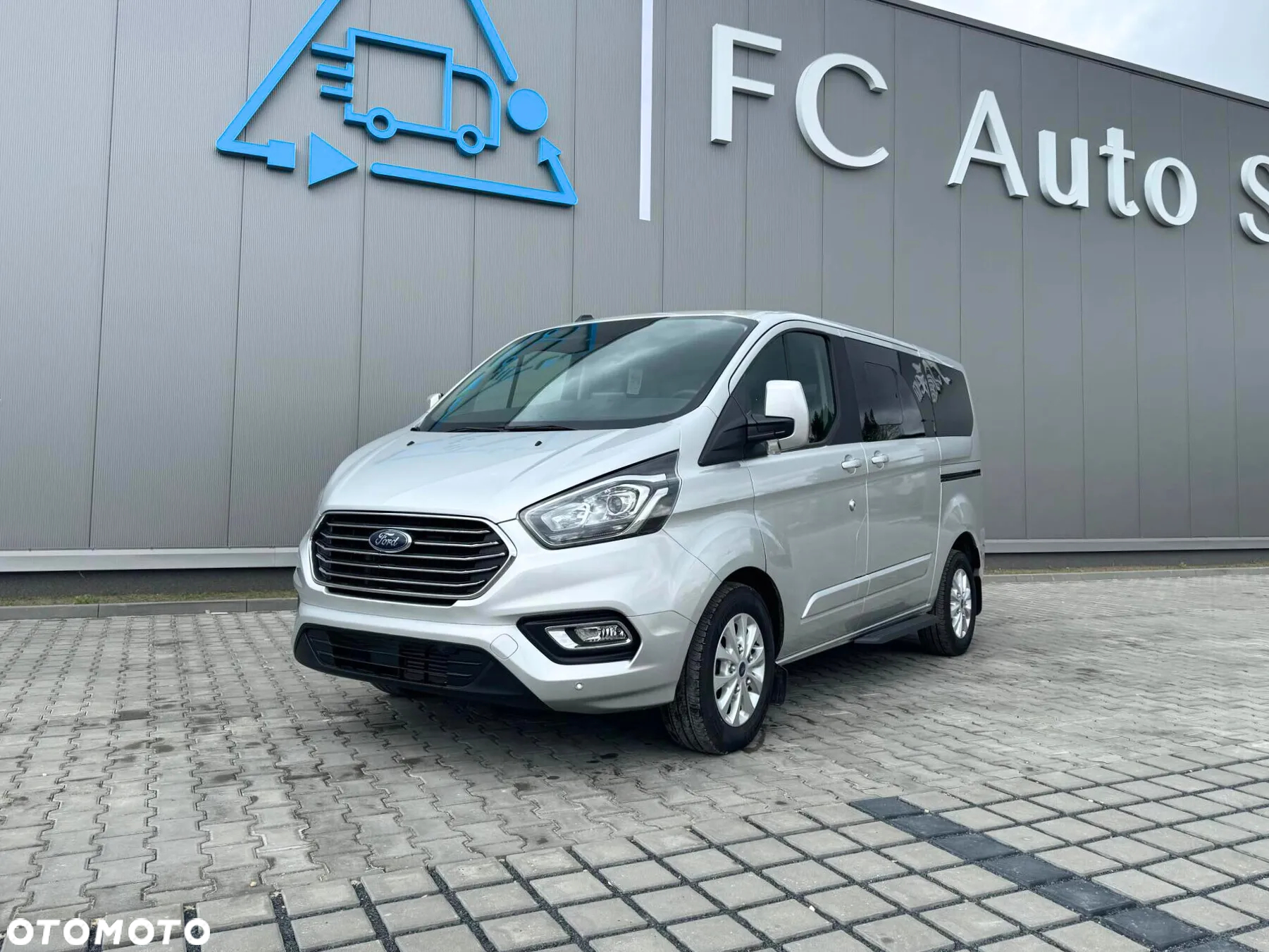 Ford Tourneo Custom - 2