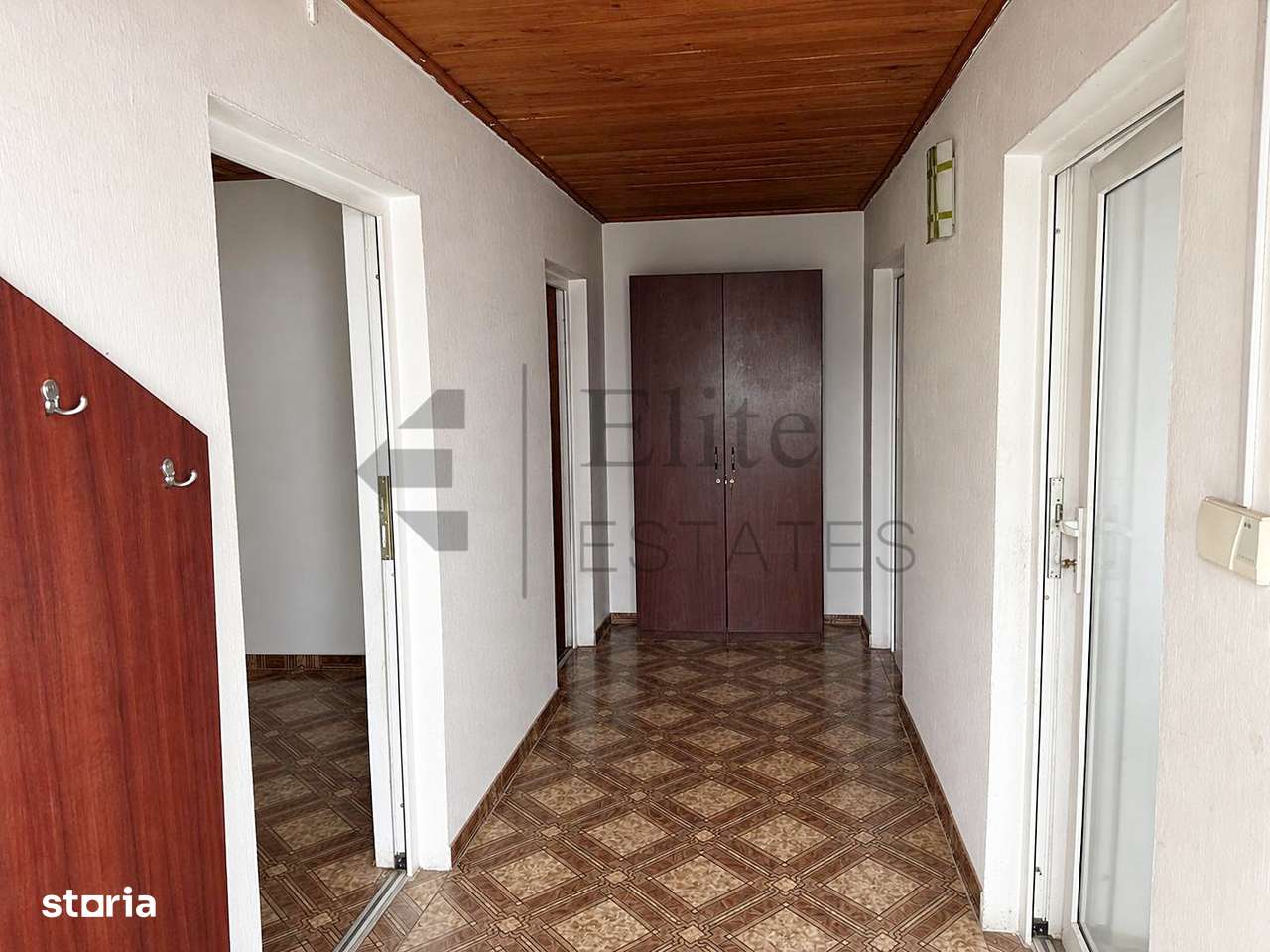 Spatiu comercial cu apartamente de vanzare In Nojorid-13