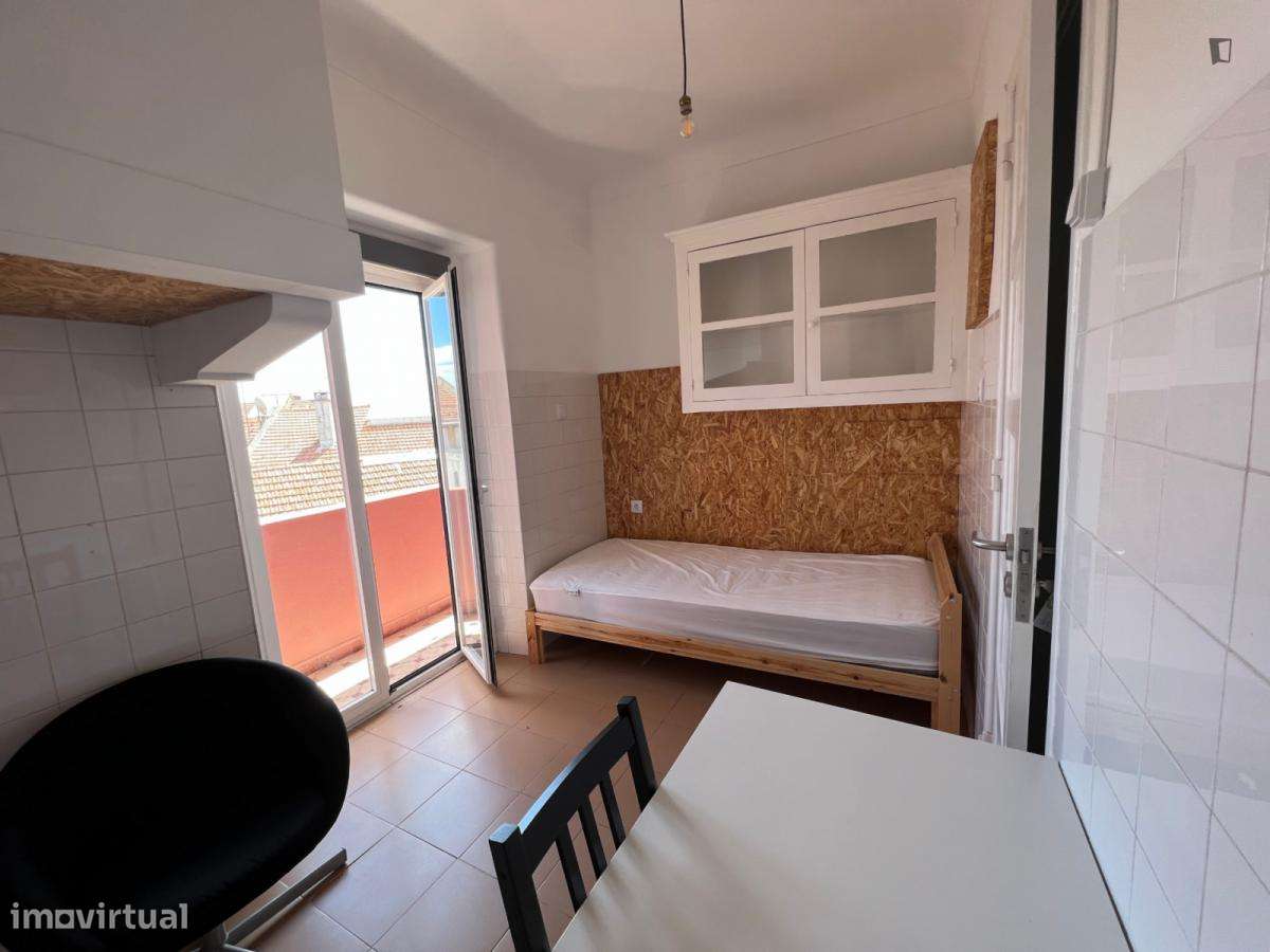 Quarto - localizado em Olaias Lisbon - Grande imagem: 4/10