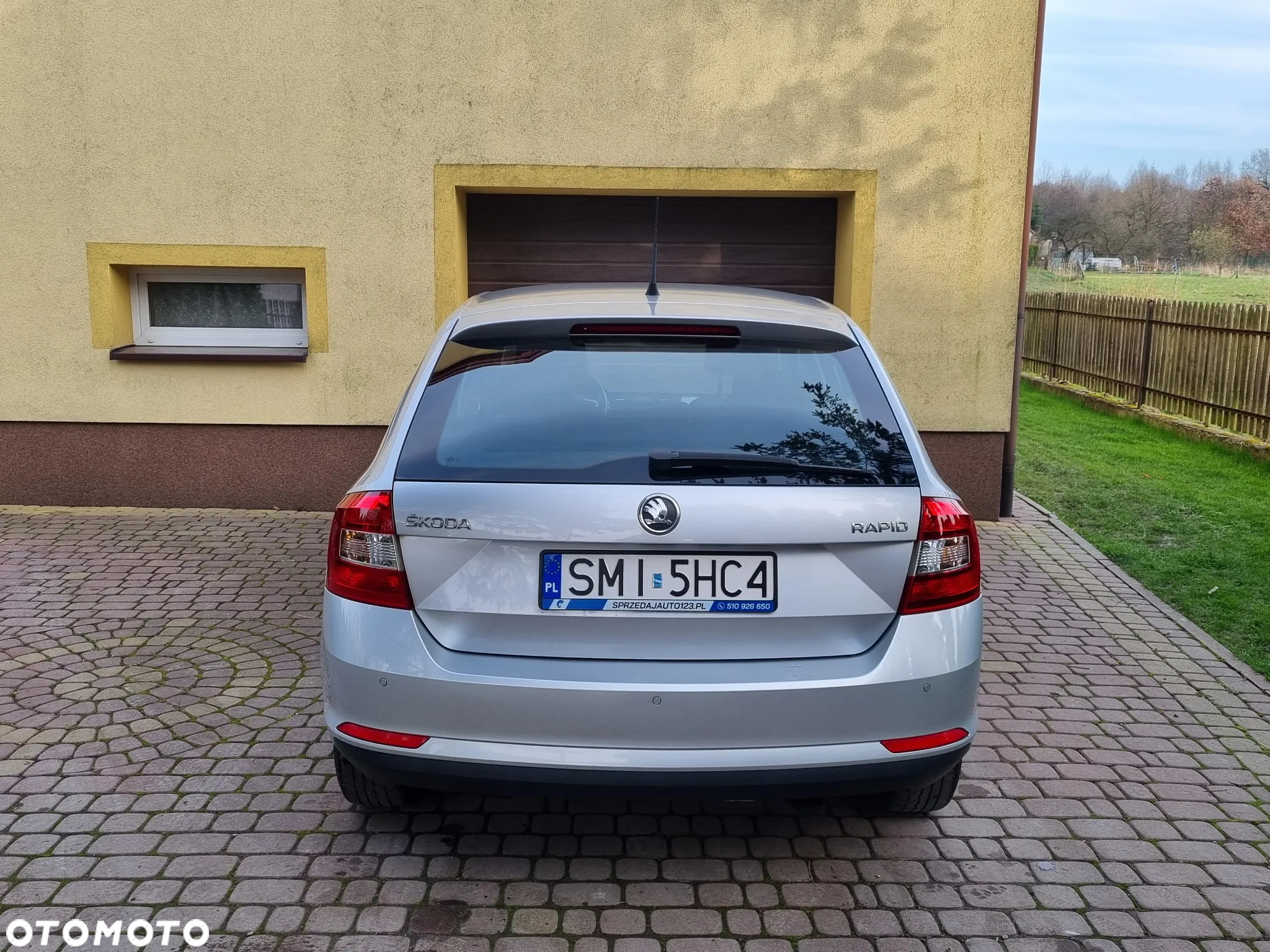 Skoda RAPID 1.2 TSI Ambition - 29