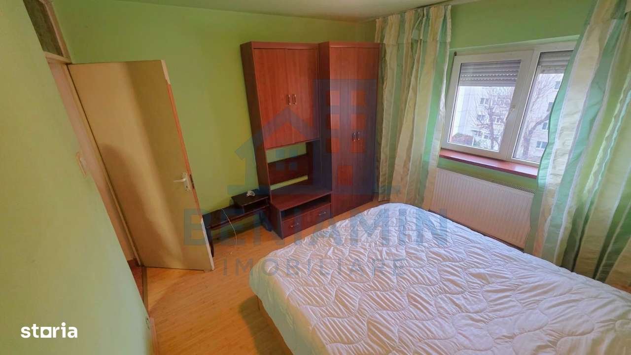 Apartament de vanzare 3 camere decomandat 1 Mai 72 mp-3