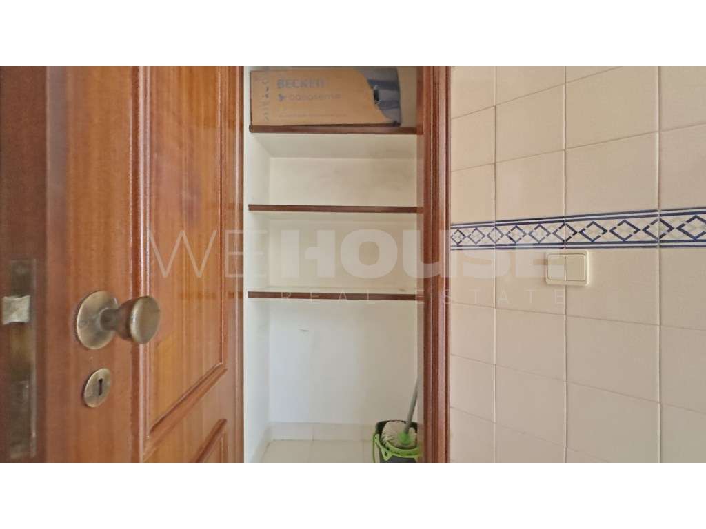 Apartamento T2 com Excelente Área e Vista Desafogada para Monsanto ...-18