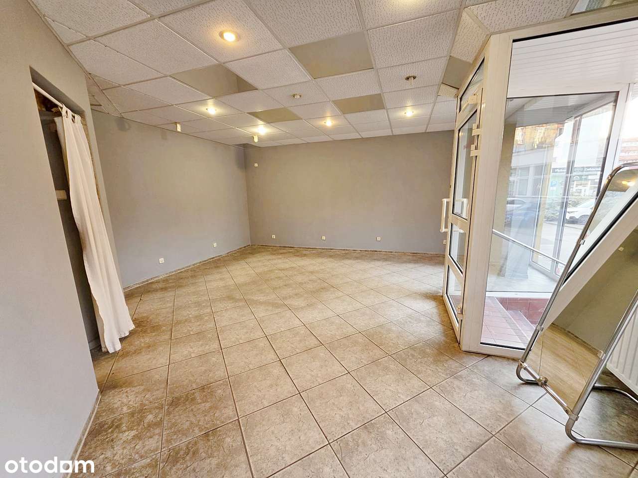 Parter, bezpośrednie wejście, duża witryna, Słowackiego / Zwycięstwa-7