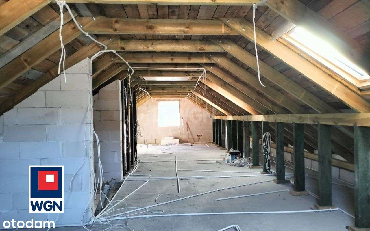 Posiadłość ze stawem z domem w budowie .-18