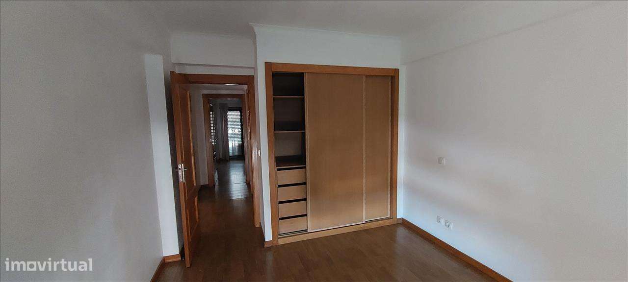Apartamento T2 no Carregado com Bons Acessos - Grande imagem: 4/10