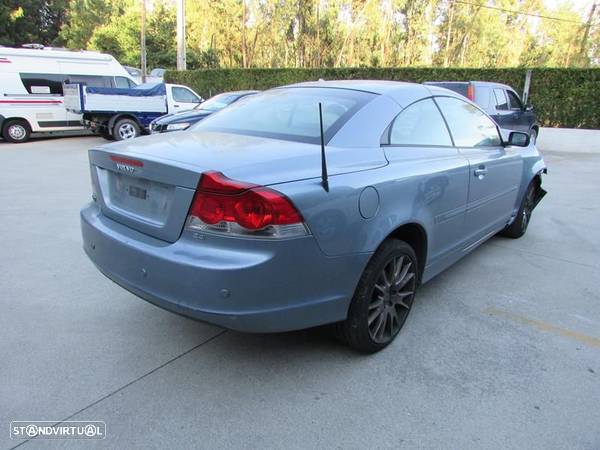 Volvo C70 2.4 (170cv) de 2006 - Peças Usadas (6025) - 3