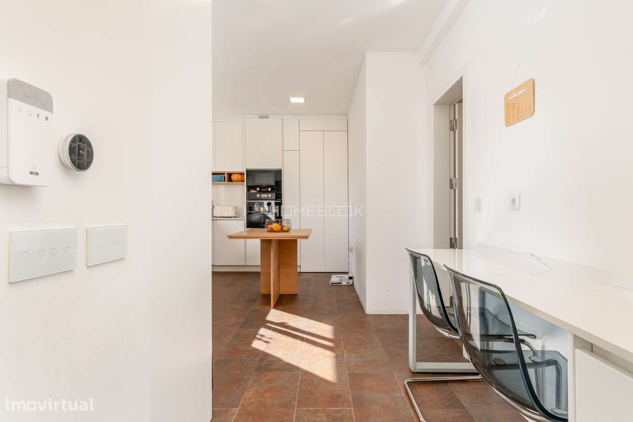 Moradia T5 renovada em condomínio fechado com piscinas, campo de ténis-15