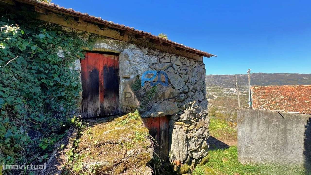 Oportunidade Única: Conjunto 3 Moradias em Granito Vistas Panorâmicas-26