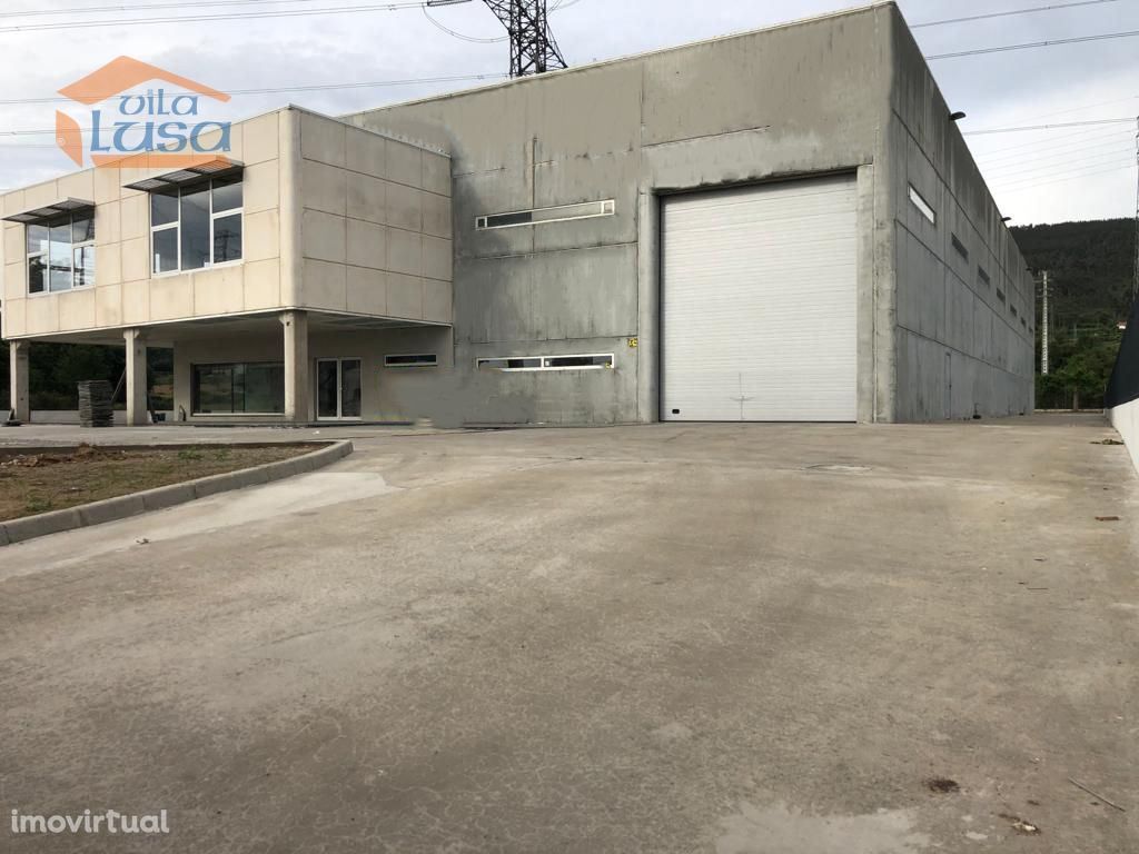 Armazém 4 Frentes zona Industrial Campo PT próprio