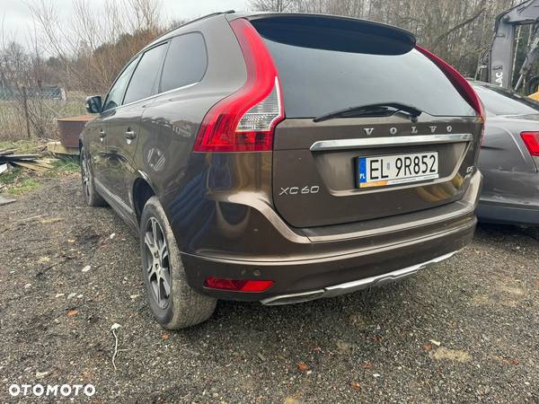 Volvo XC 60 D5 AWD Summum - 2