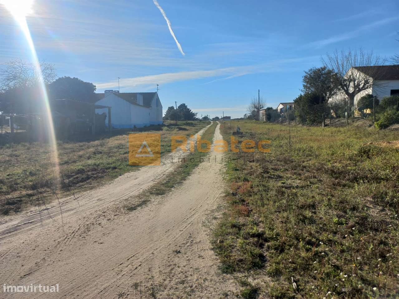 Terreno com cerca de 1500 m2 na Fajarda - Grande imagem: 1/2