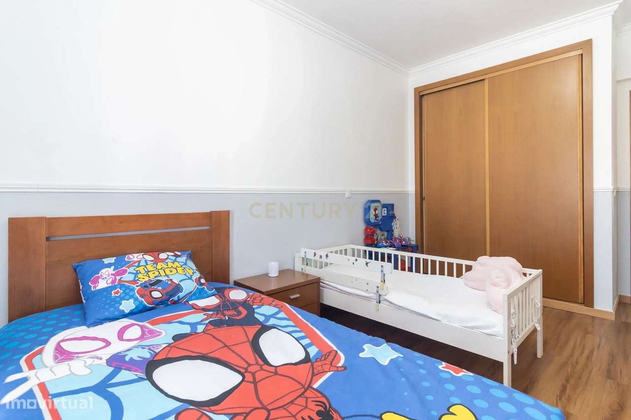 Moradia T3 com Piscina e Excelentes Áreas nos Foros de Amora-25