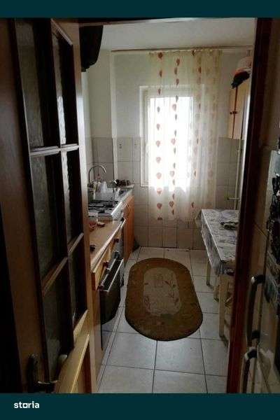 Vând apartament 3 camere semidecomandat ,zona Milcov - Imagine principală: 5/6