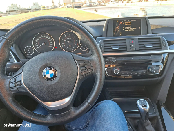 BMW 318 d Touring Line Sport - 15