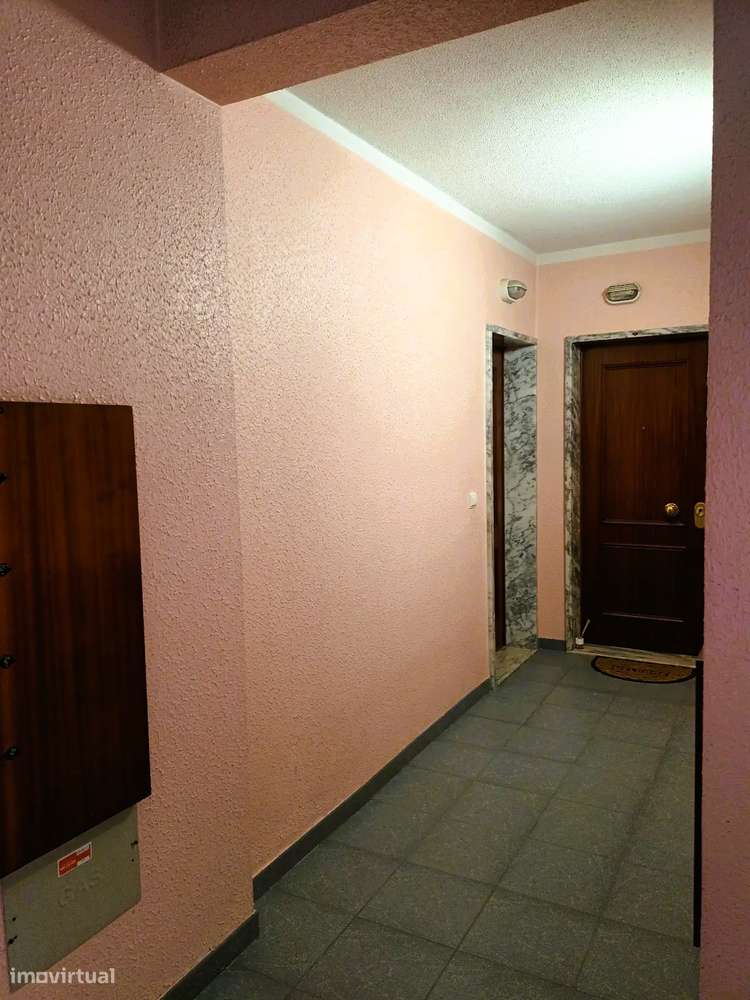 T 3 com parqueamento em Paio Pires , Seixal.-23