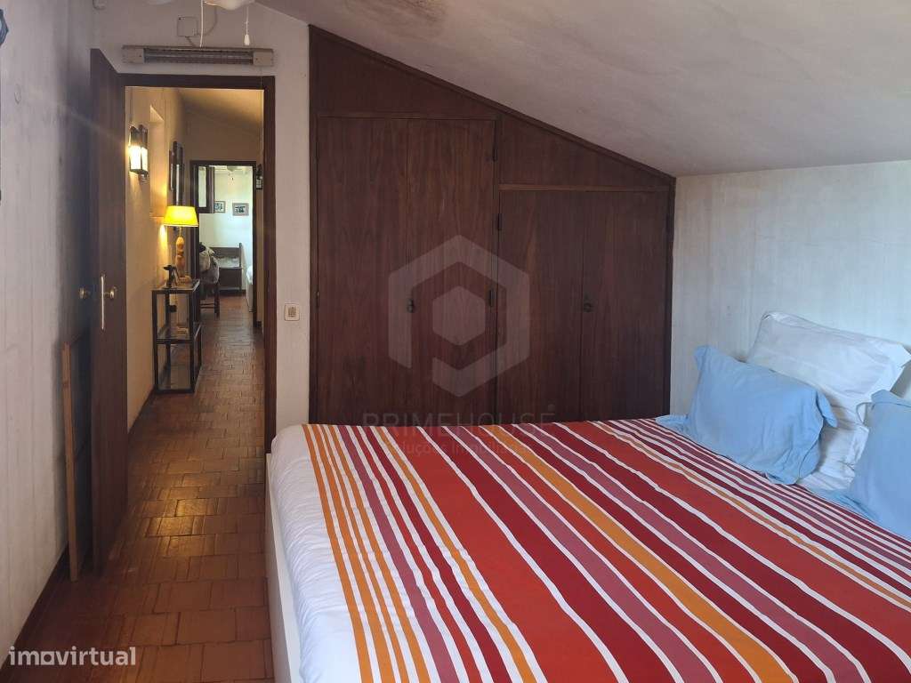 Moradia de Tradicional com Piscina em Lote de 2135 m² - Cotovia-9