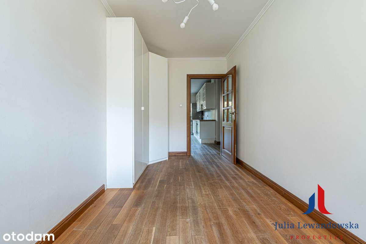 Rodzinne mieszkanie z dużym zielonym ogrodem-5