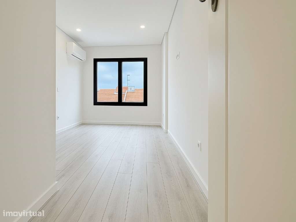 Apartamento T5 | Garagem em BOX | 2 Terraços-11