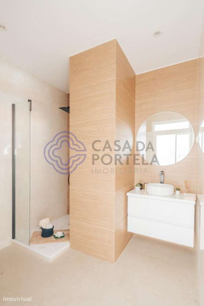 T2 Remodelado com Vista de Rio – São Vicente, Lisboa-7