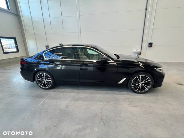 BMW Seria 5 520d xDrive Luxury Line - 23