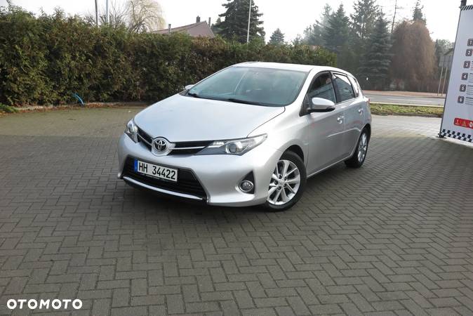 Toyota Auris 2.0 D-4D Executive - 1