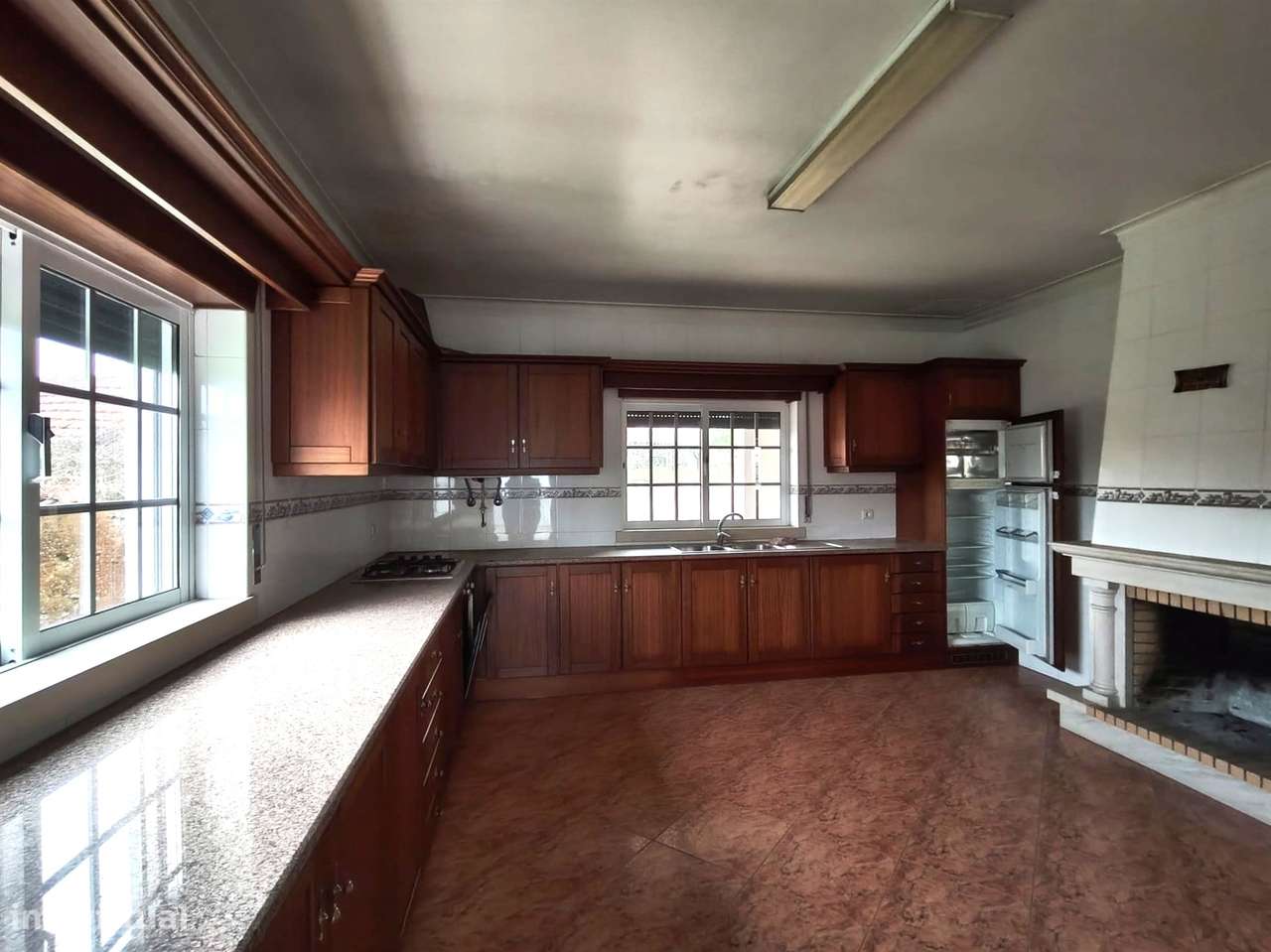 Moradia T3 + 2 / Garagem ampla/ Terraços / varandas/ Meirinhas / Pomba - Grande imagem: 3/33