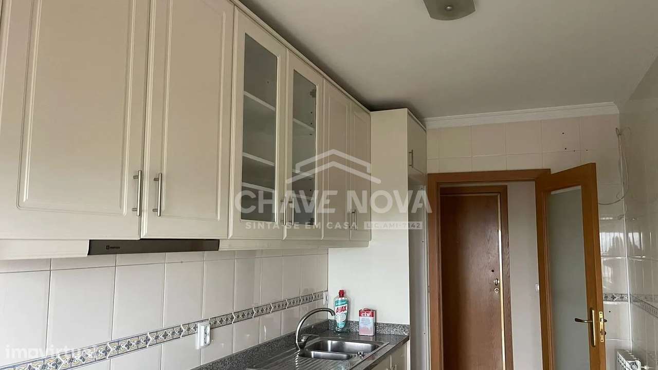 T2 c/ Varanda e Garagem Box em Mozelos - Grande imagem: 5/22