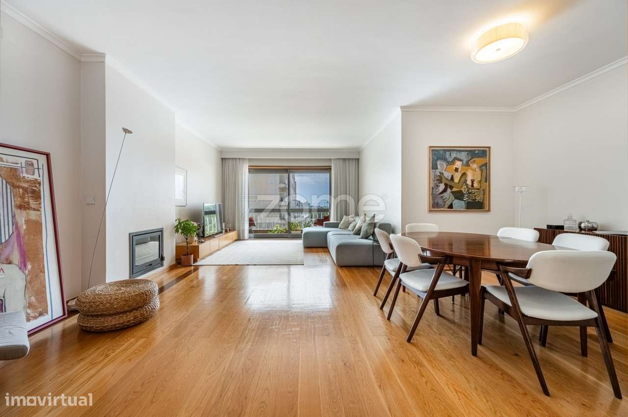 Apartamento T4, localizado na Rua Damião de Góis, Porto - Grande imagem: 1/33