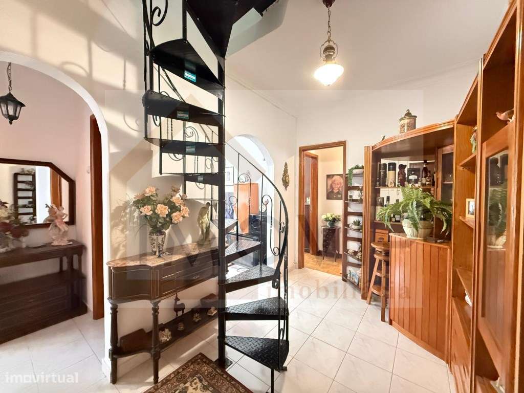 APARTAMENTO T3 NO LICEU EM SETUBAL-11