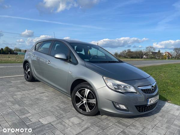 Opel Astra IV 1.6 Cosmo - 22