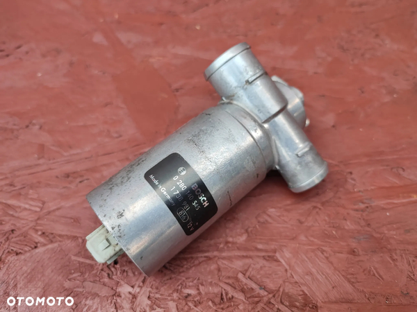 BMW E36 / E34 ORYGINALNY SILNICZEK KROKOWY BOSCH DO SILNIKÓW M50B20 / M50B25 O NR. 1 744 713 / 1 738 981 OEM - 2