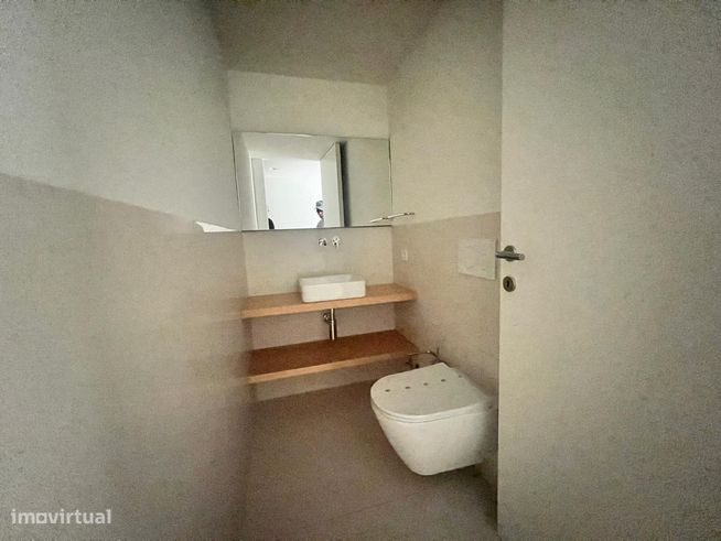 Venda de Apartamento T3 com garagem ao Campo Alegre-9