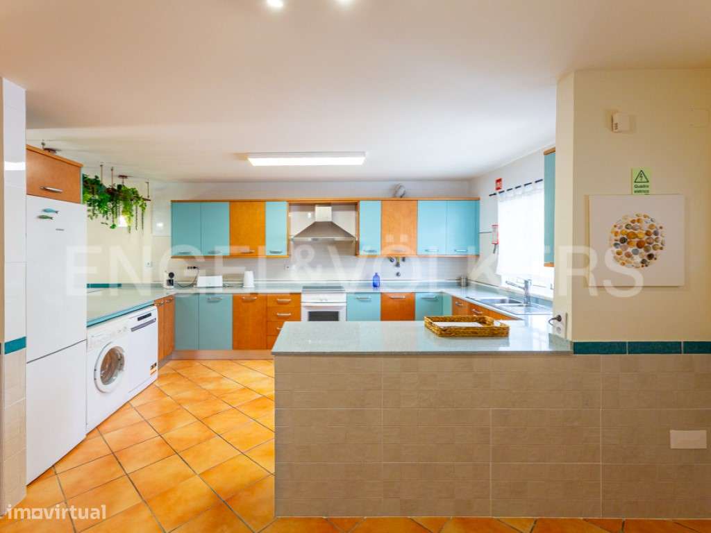 Moradia T4 Renovada perto da Praia de Altura - Grande imagem: 4/37