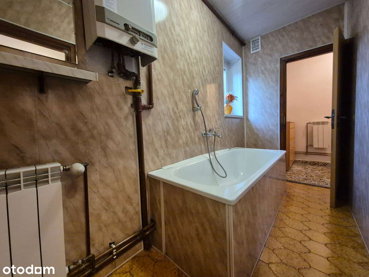 Przytulny , przestronny dom w cichej i zielonej okolicy-18