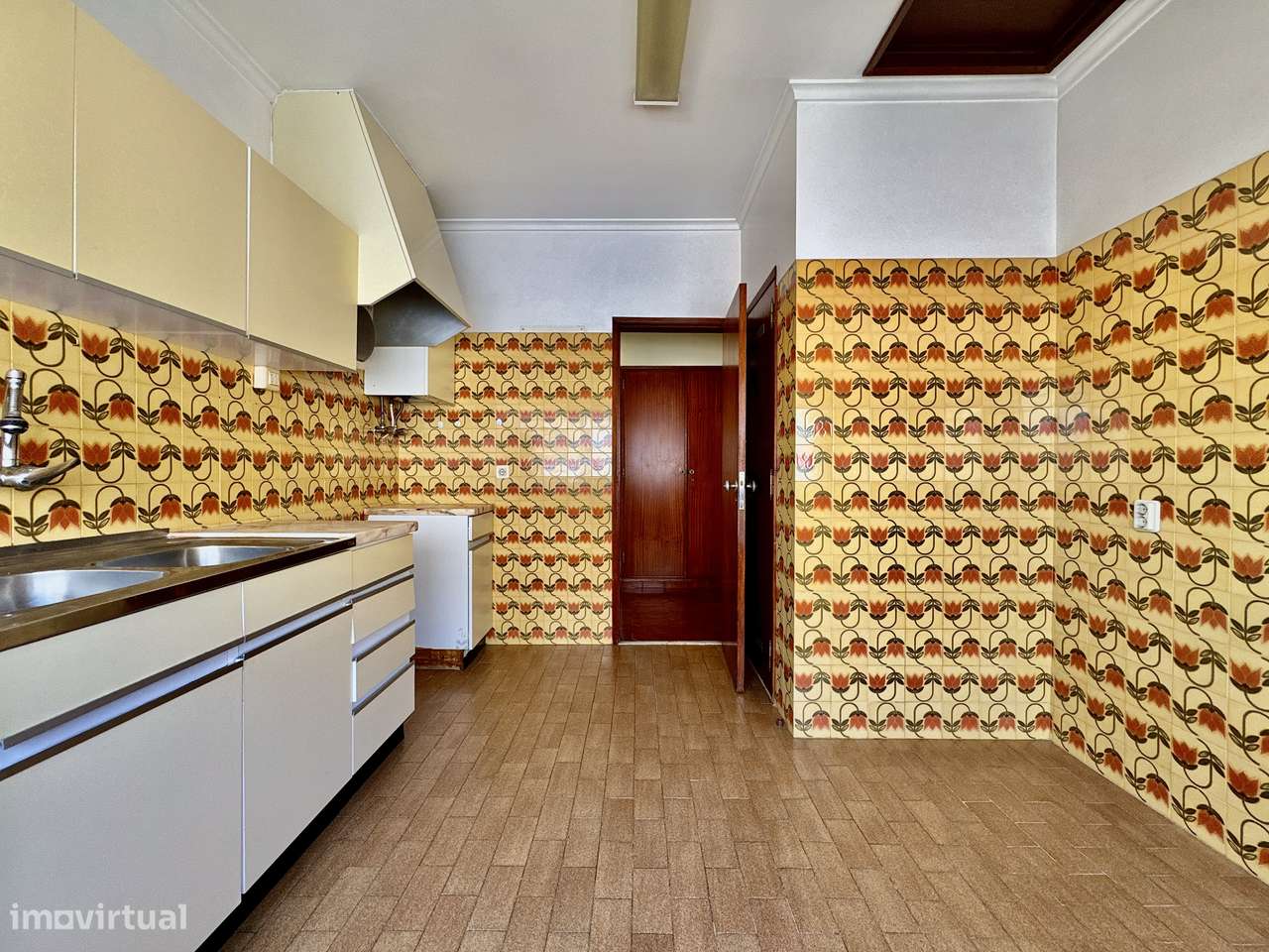 Andar de Moradia T2 | 76 m² | Varanda | Garagem | Porto Salvo-9